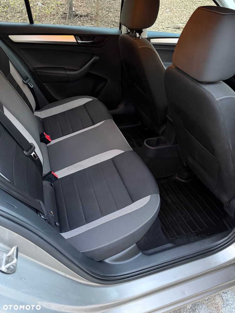 Skoda RAPID 1.0 TSI Style - 21