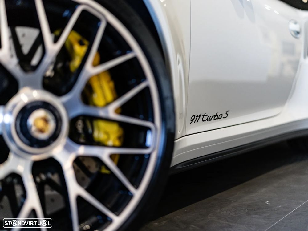 Porsche 911 (991) Turbo S Cabriolet - 23
