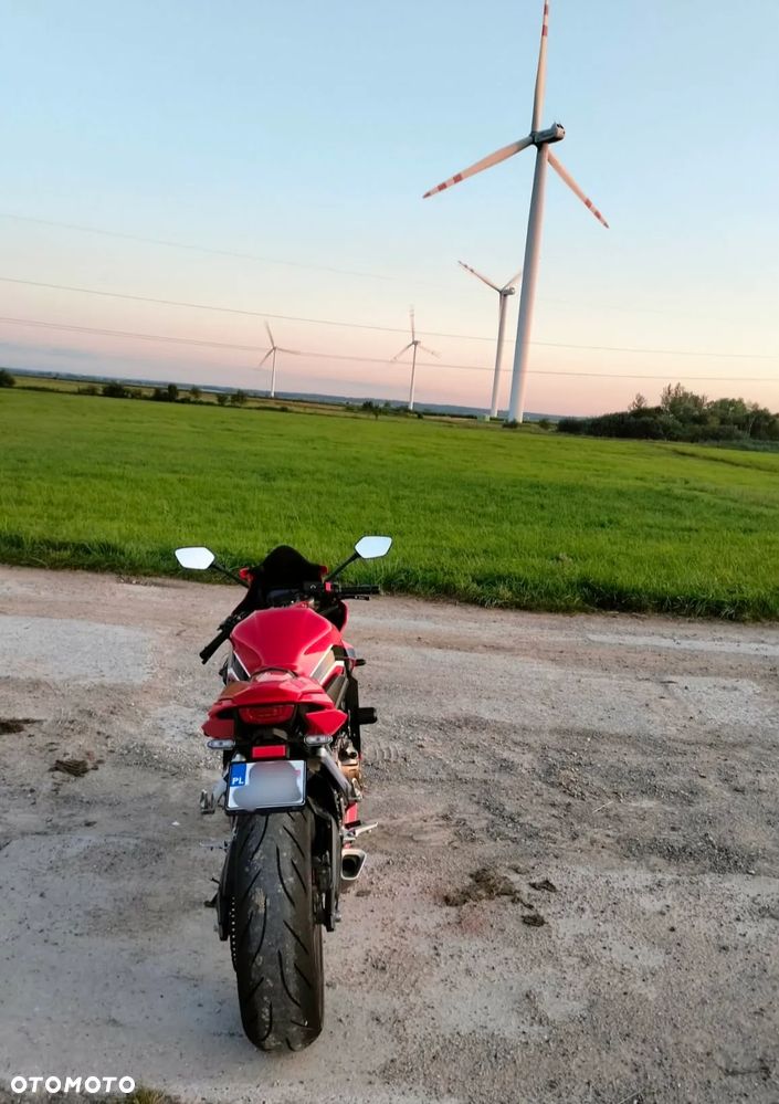 Honda CBR - 8
