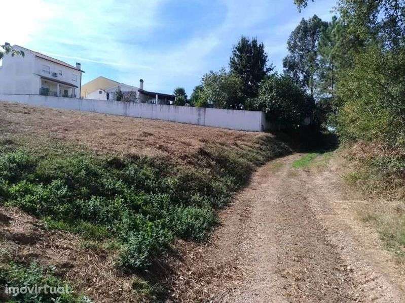 Terreno com viabilidade de construção em Anobra - Grande imagem: 5/10