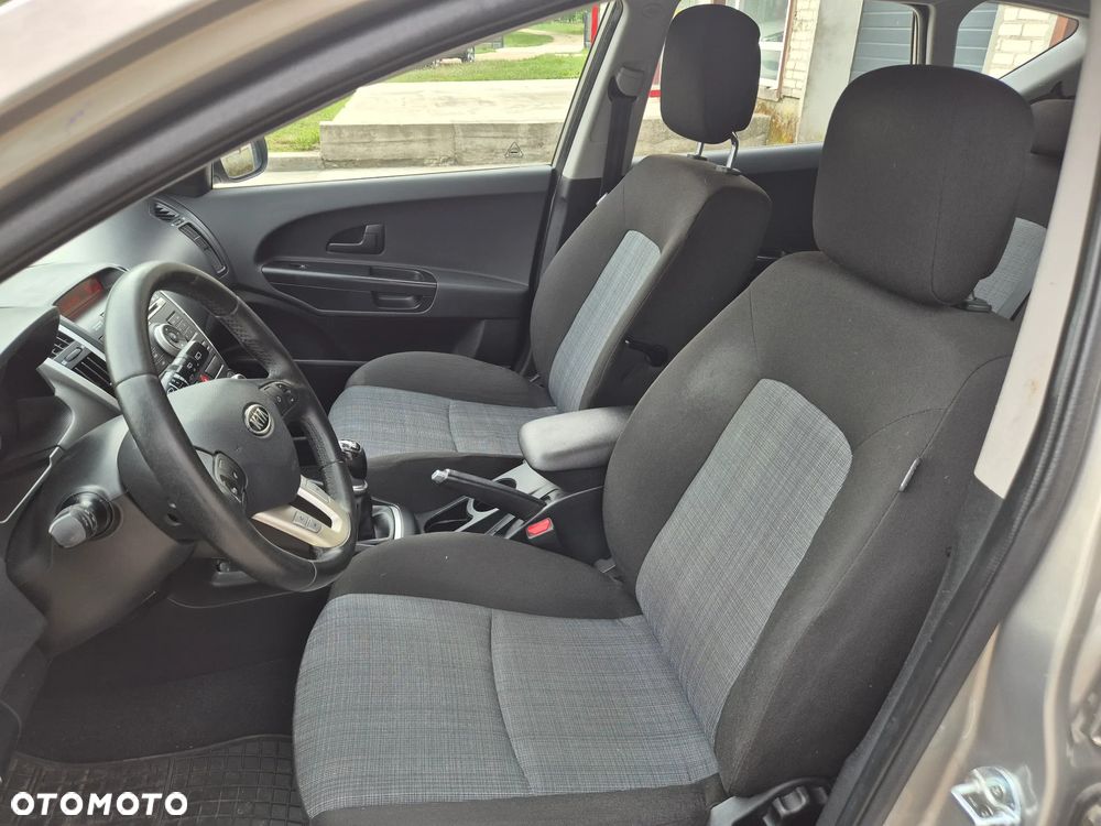 Kia Ceed - 9