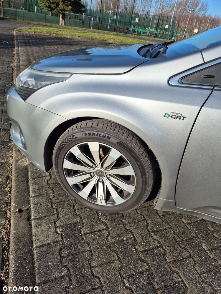 Toyota Avensis 2.2 D-CAT Premium - 4