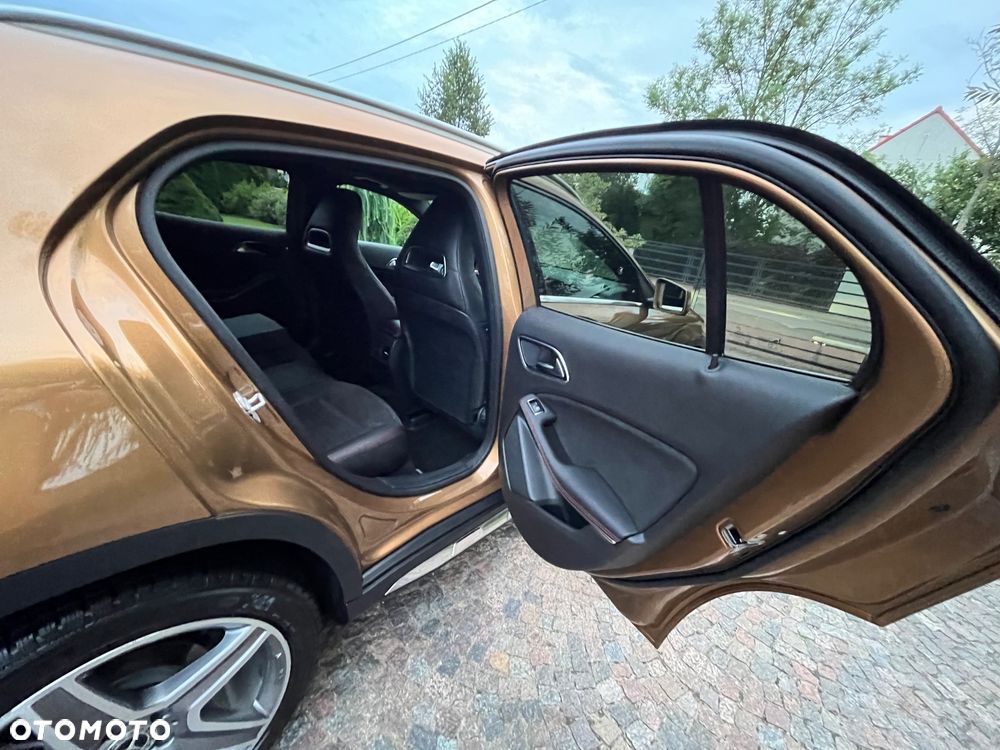 Mercedes-Benz GLA 220 4-Matic AMG Line - 30