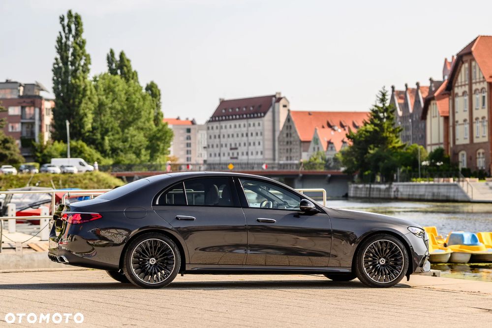 Mercedes-Benz Klasa E 200 mHEV 4-Matic AMG 9G-Tronic - 8