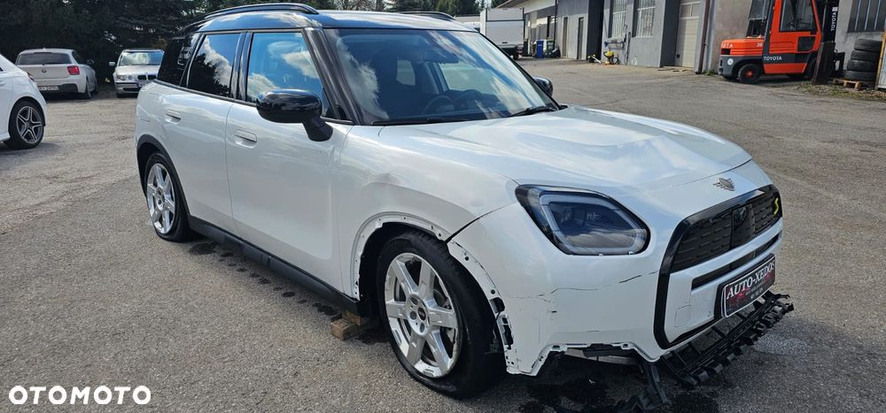 MINI Countryman SE ALL4 John Cooper Works Trim - 1