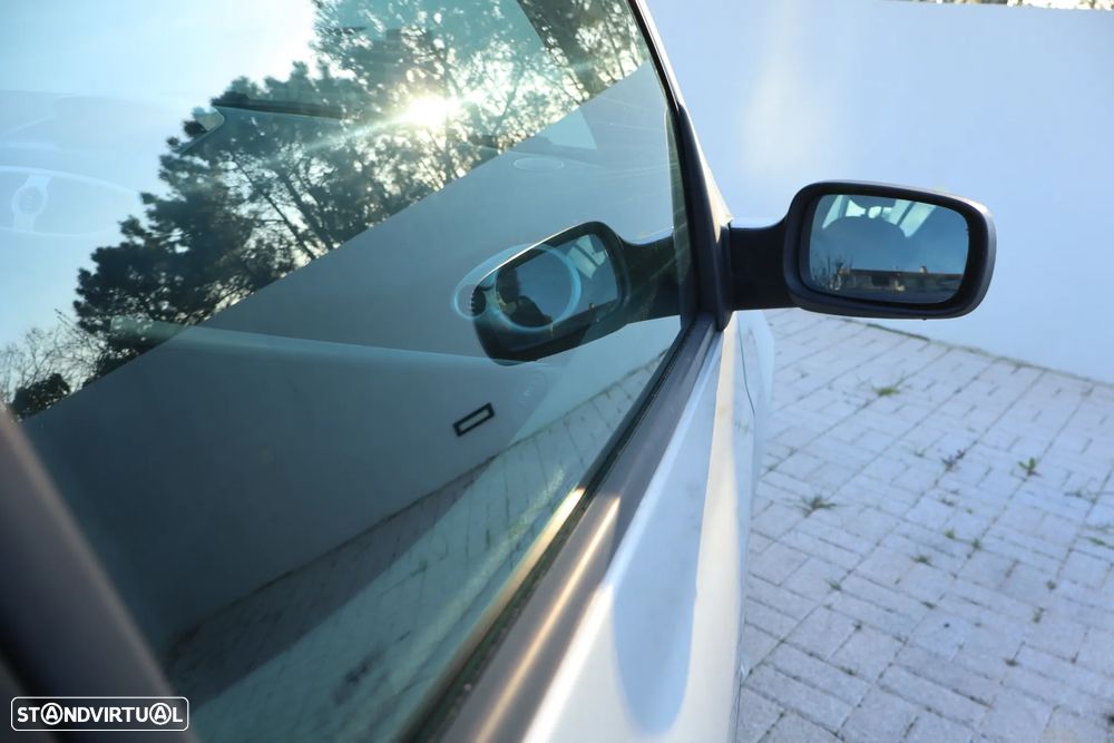 Renault Clio 1.2 16V Expression - 8