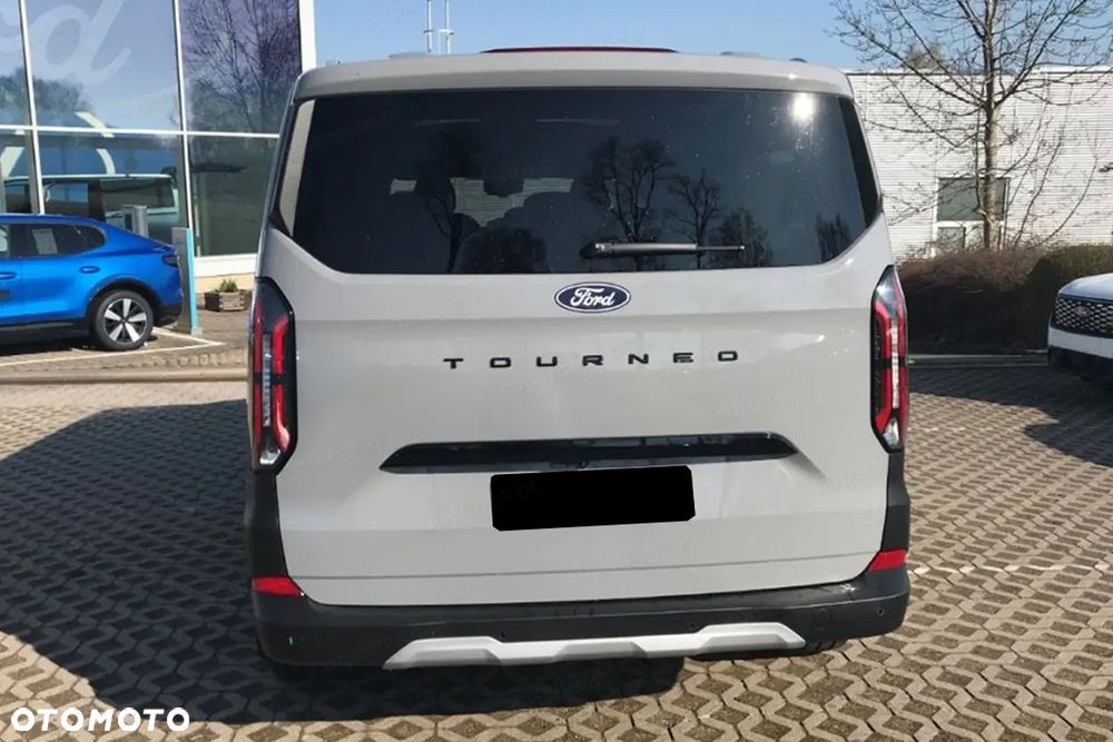Ford Tourneo Custom - 7