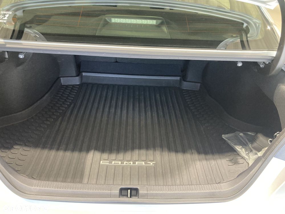 Toyota Camry 2.5 Hybrid Comfort CVT - 11