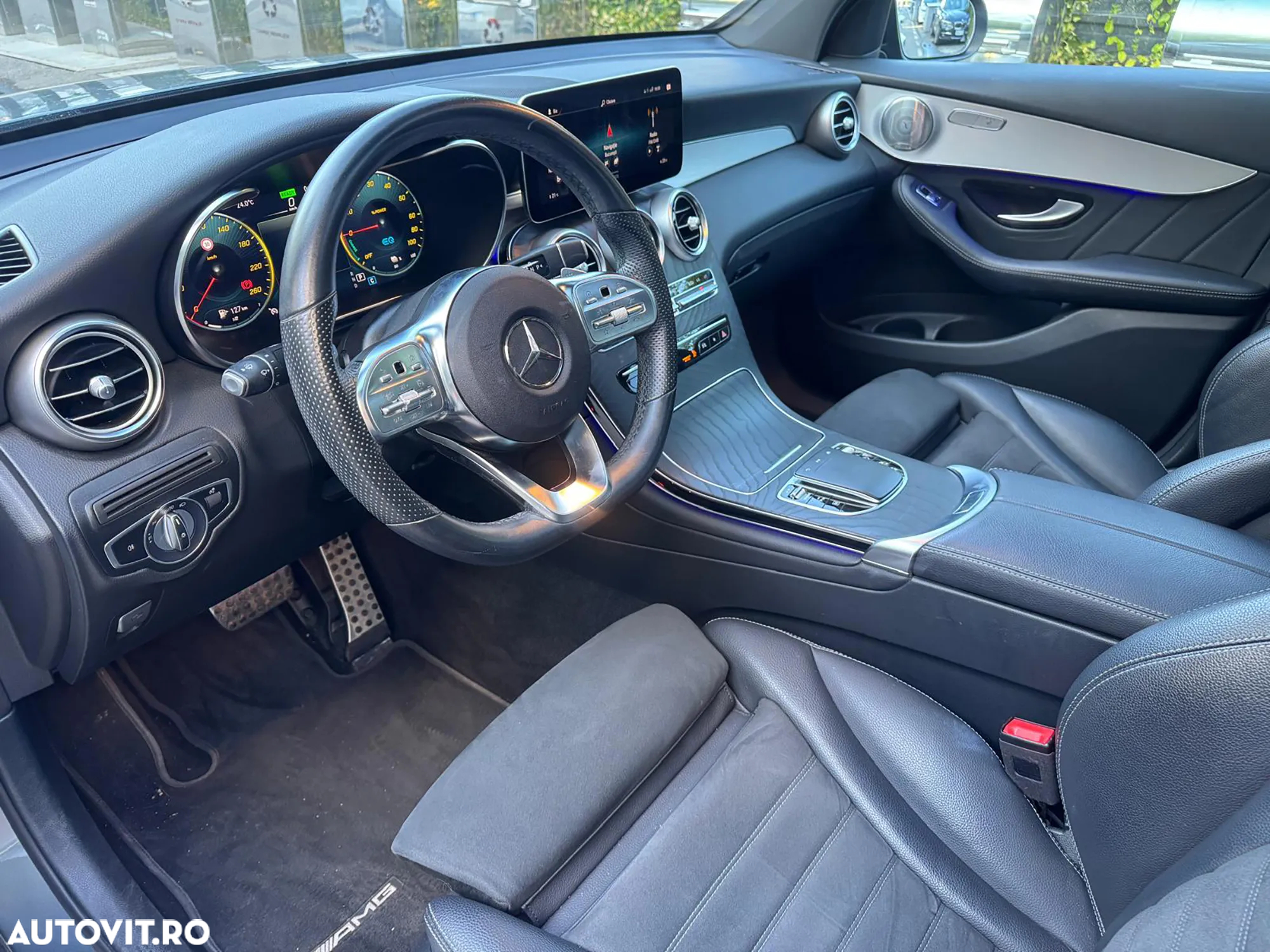 Mercedes-Benz GLC Coupe ver-300-e-4matic-9g--tronic-amg-line - 9