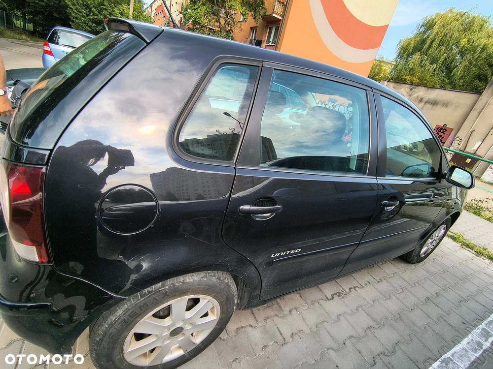 Volkswagen Polo - 4