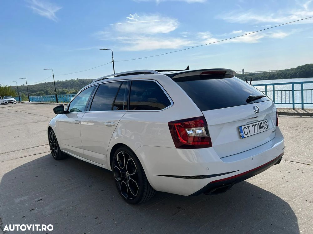 Skoda Octavia 2.0 TDI DSG RS - 7