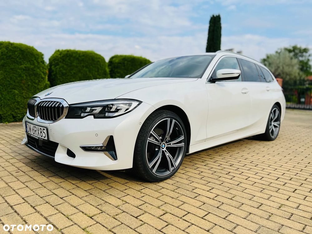 BMW Seria 3 320d xDrive Luxury Line sport - 23