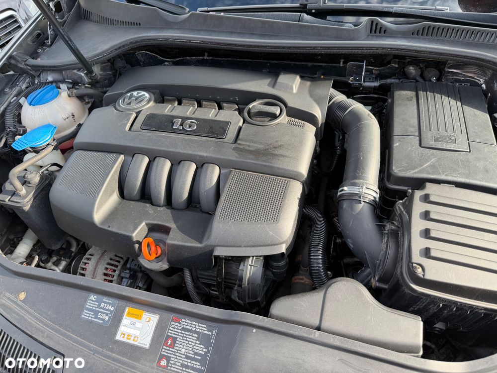 Volkswagen Jetta 1.6 Comfortline - 8