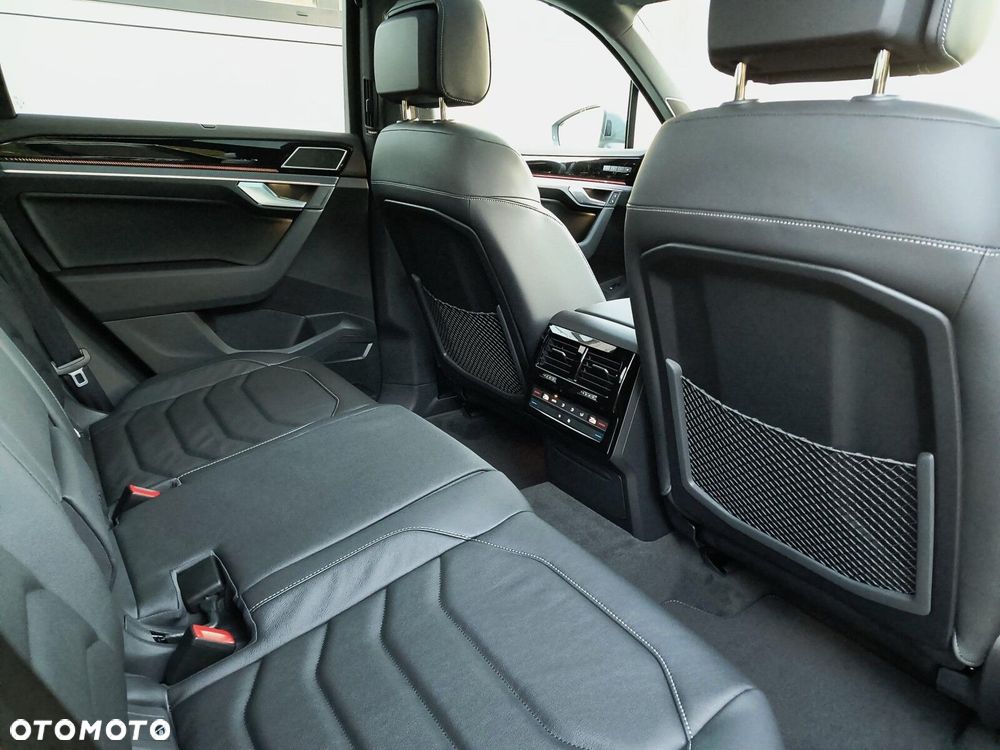 Volkswagen Touareg 3.0 V6 TDI 4Motion R-Line - 25