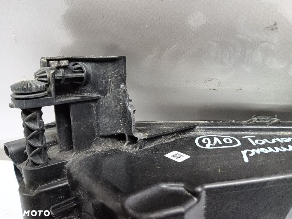 HALOGEN PRAWY VW TOURAN II 5TA941662 - 10