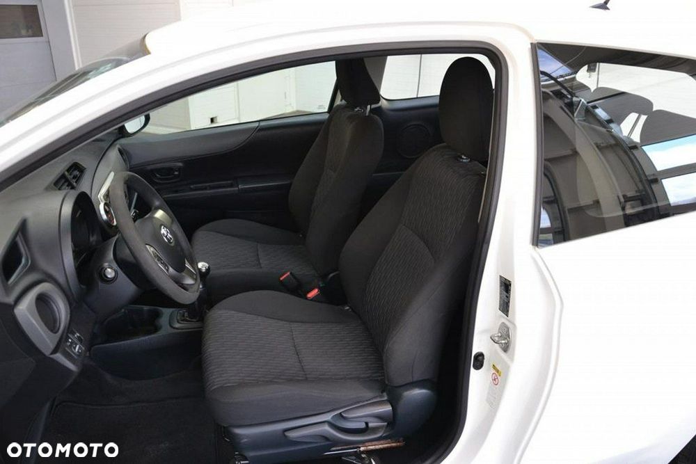 Toyota Yaris - 10