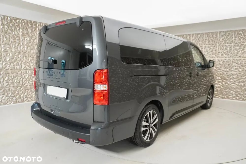 Peugeot Traveller - 9