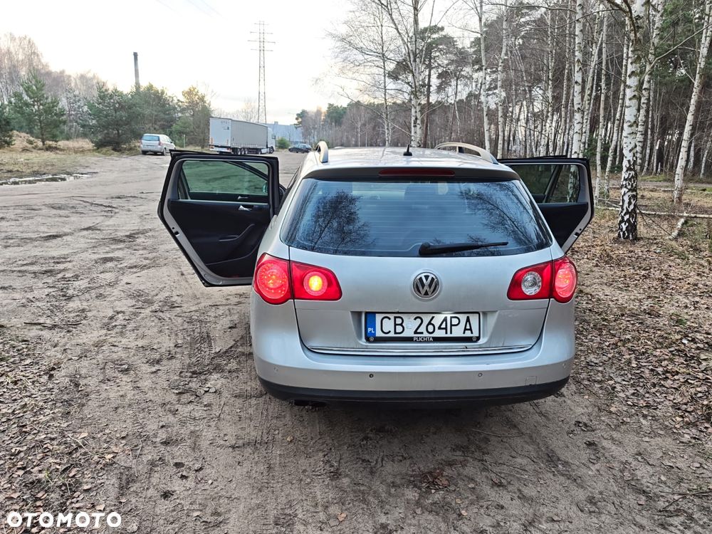 Volkswagen Passat 2.0 TDI Comfortline DSG - 11