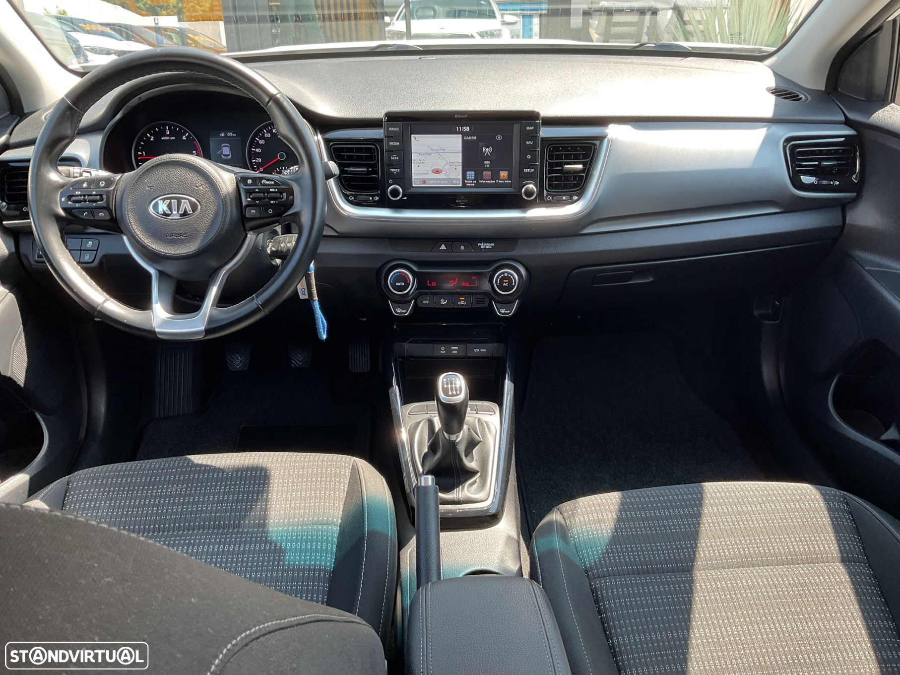 Kia Stonic 1.6 CRDi Urban - 33