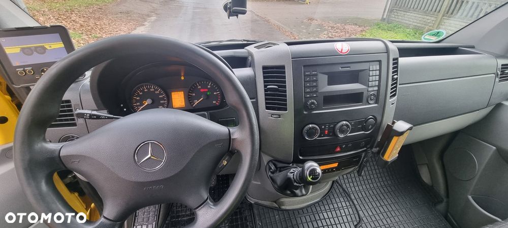 Mercedes-Benz Sprinter - 14