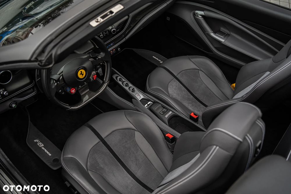 Ferrari F8 Spider 458 - 17