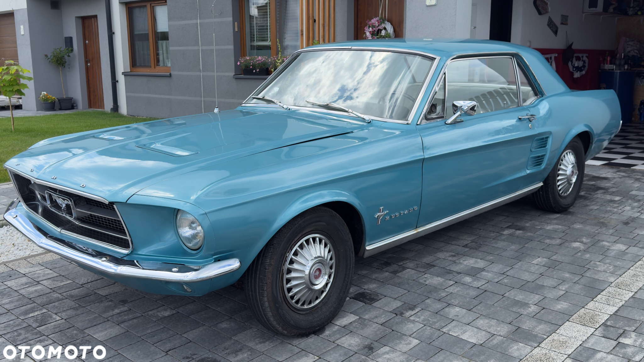 Ford Mustang - 4