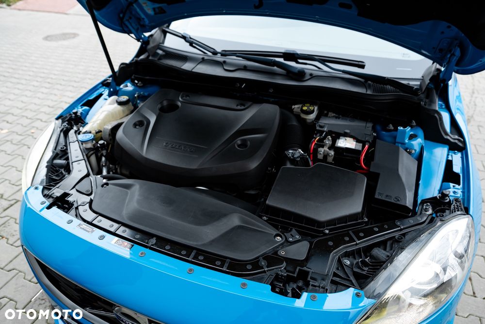 Volvo V40 D4 Geartronic RDesign - 38