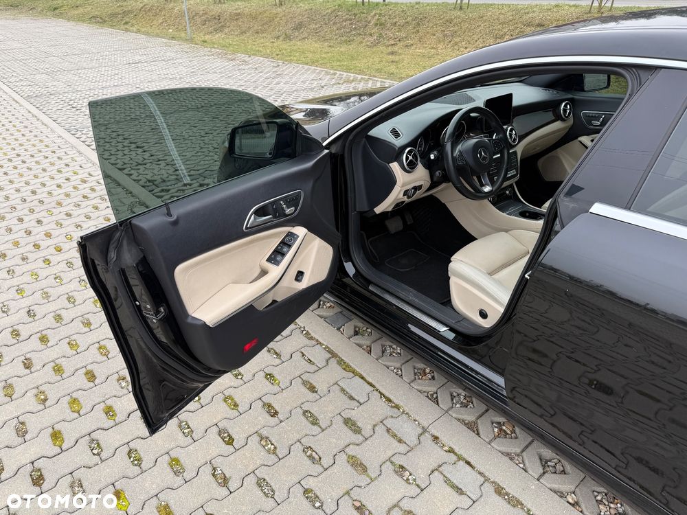 Mercedes-Benz CLA 250 7G-DCT Sport - 9