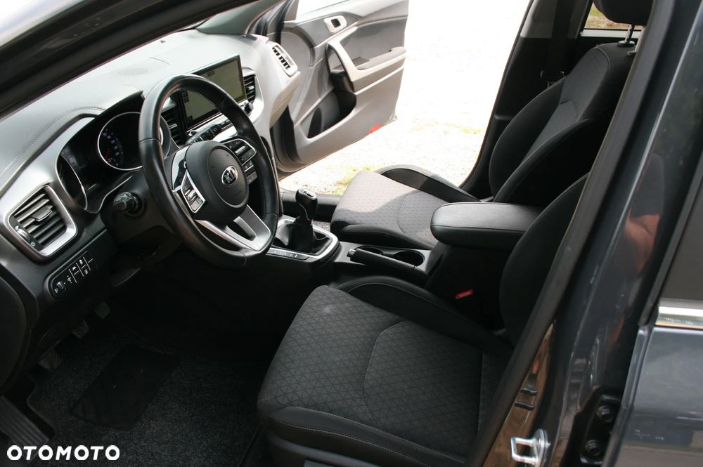 Kia Ceed 1.4 T-GDI L Business Line - 17