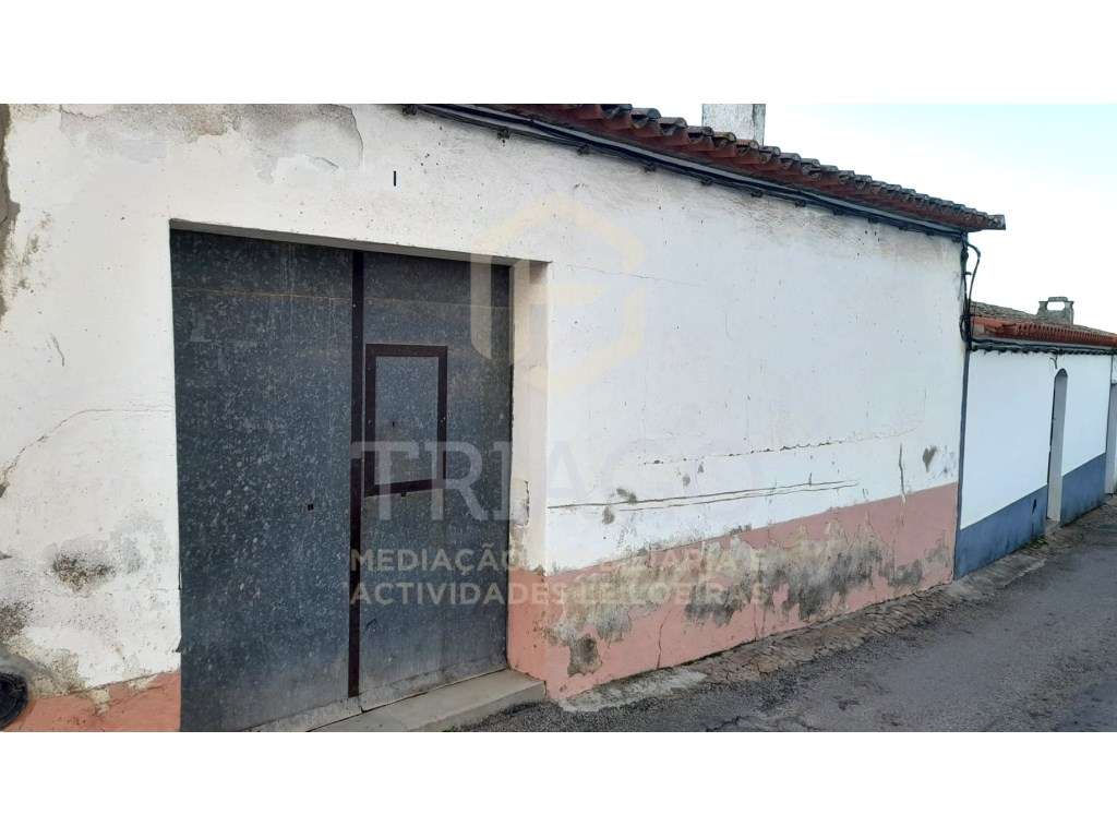 Casa com 2 Frentes para Recuperar - Grande imagem: 2/22