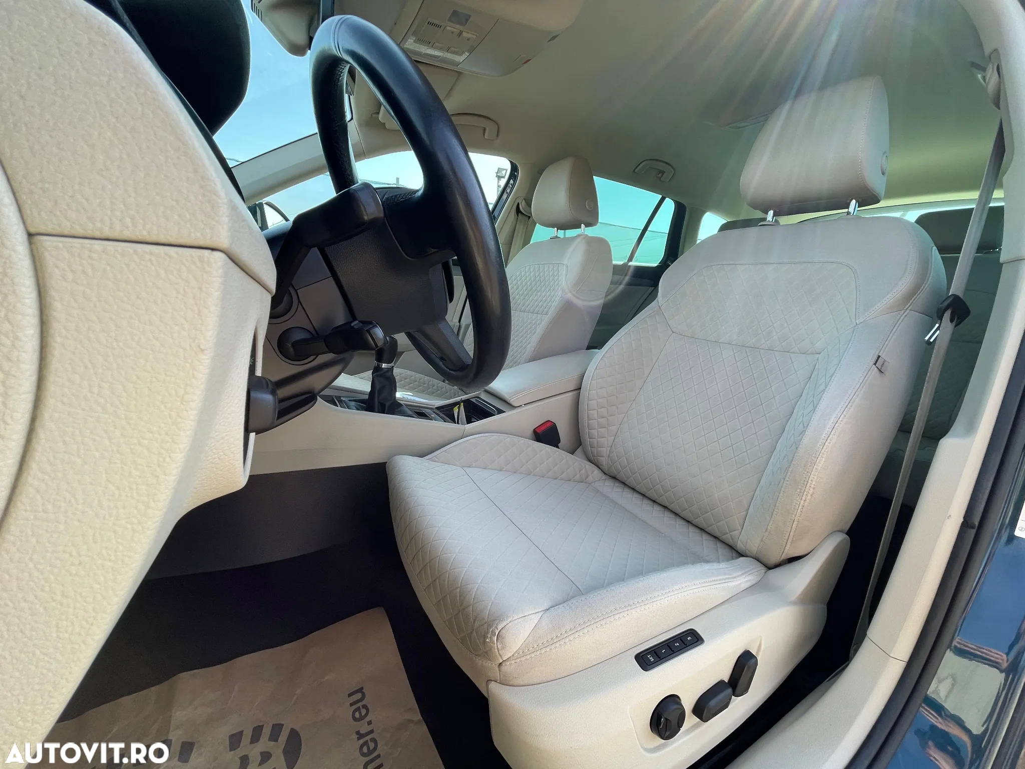 Skoda Superb Combi 2.0 TDI Style - 14