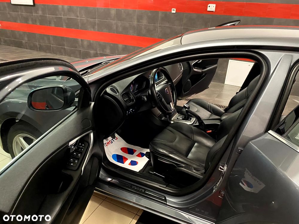 Volvo V40 D2 Summum - 16