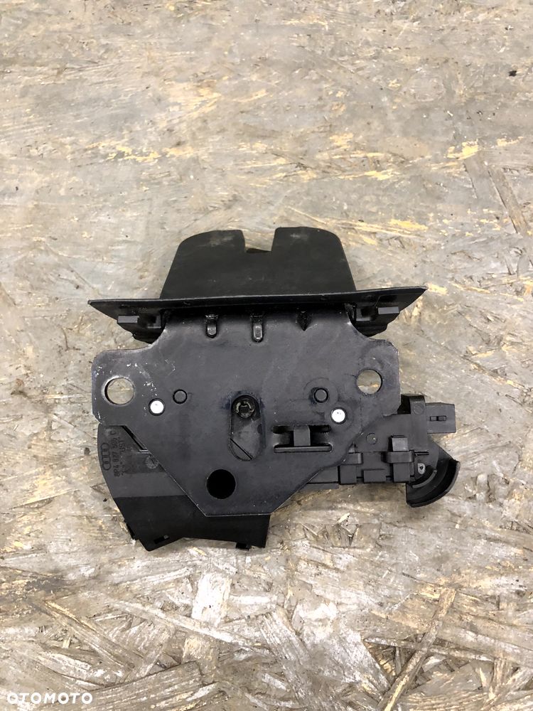 AUDI Q7 4L 2005- ZAMEK KLAPY BAGAŻNIKA TYLNEJ TYŁ 3 PIN