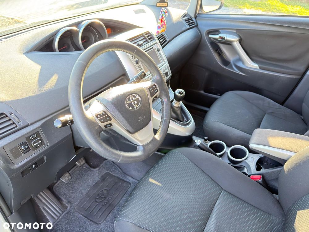 Toyota Verso 2.0 D-4D Sol plus - 6