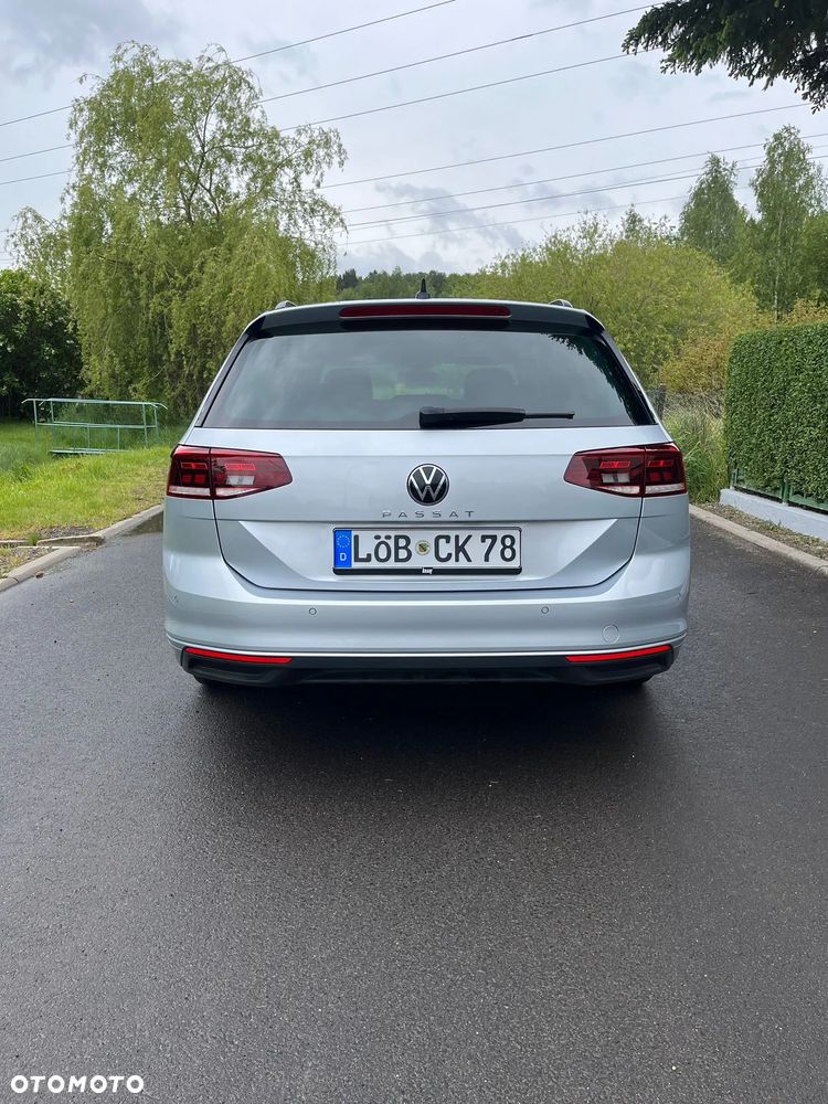 Volkswagen Passat Variant 2.0 TDI SCR DSG BlueMotion Comfortline - 6