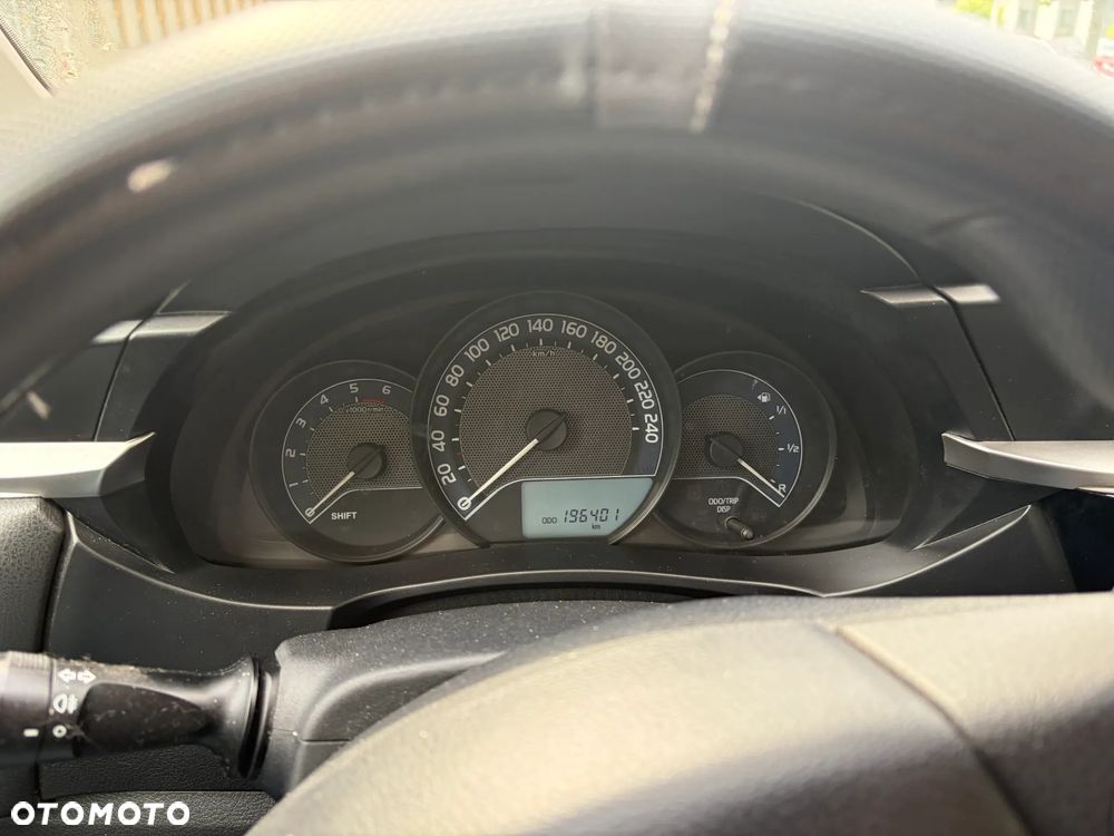 Toyota Corolla 1.4 D-4D Active EU6 - 15