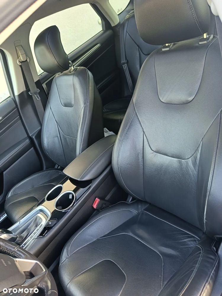 Ford Fusion - 17
