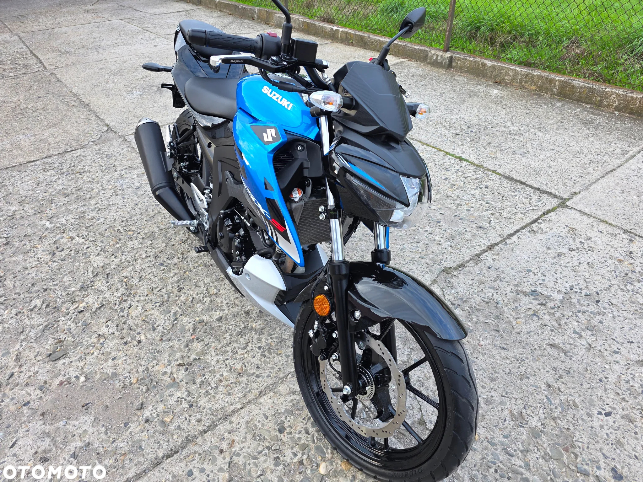 Suzuki GSX - 3