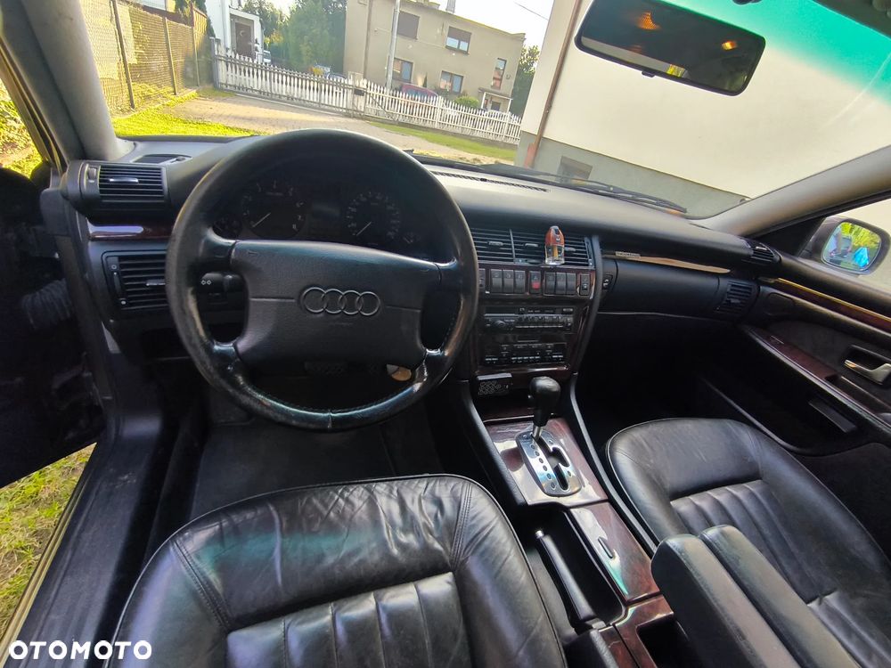Audi A8 - 4