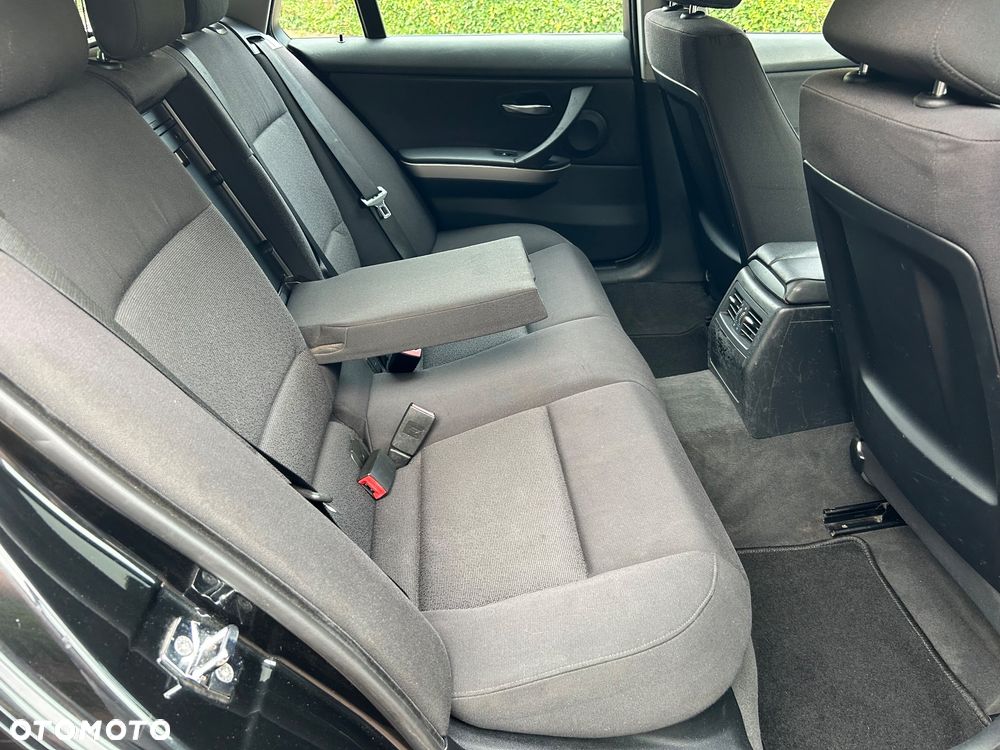 BMW Seria 3 320d DPF Edition Fleet Sport - 33