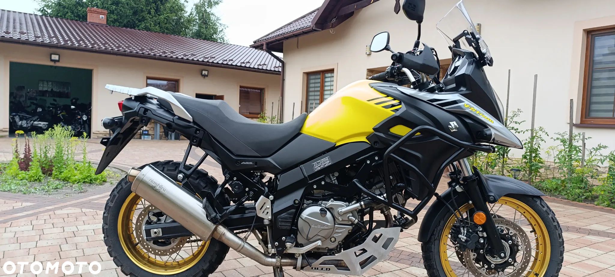 Suzuki V-STROM - 1