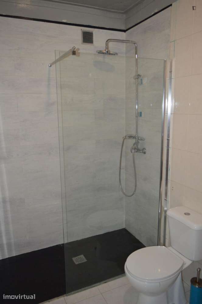 Quarto - localizado em Sé de Braga e São Lázaro Braga - Grande imagem: 2/20