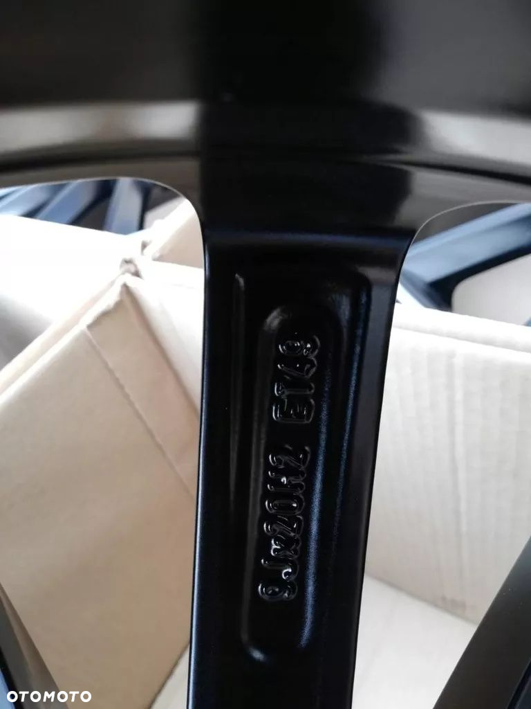MERCEDES E-KLASA 213 pakiet AMG 20'' - 12