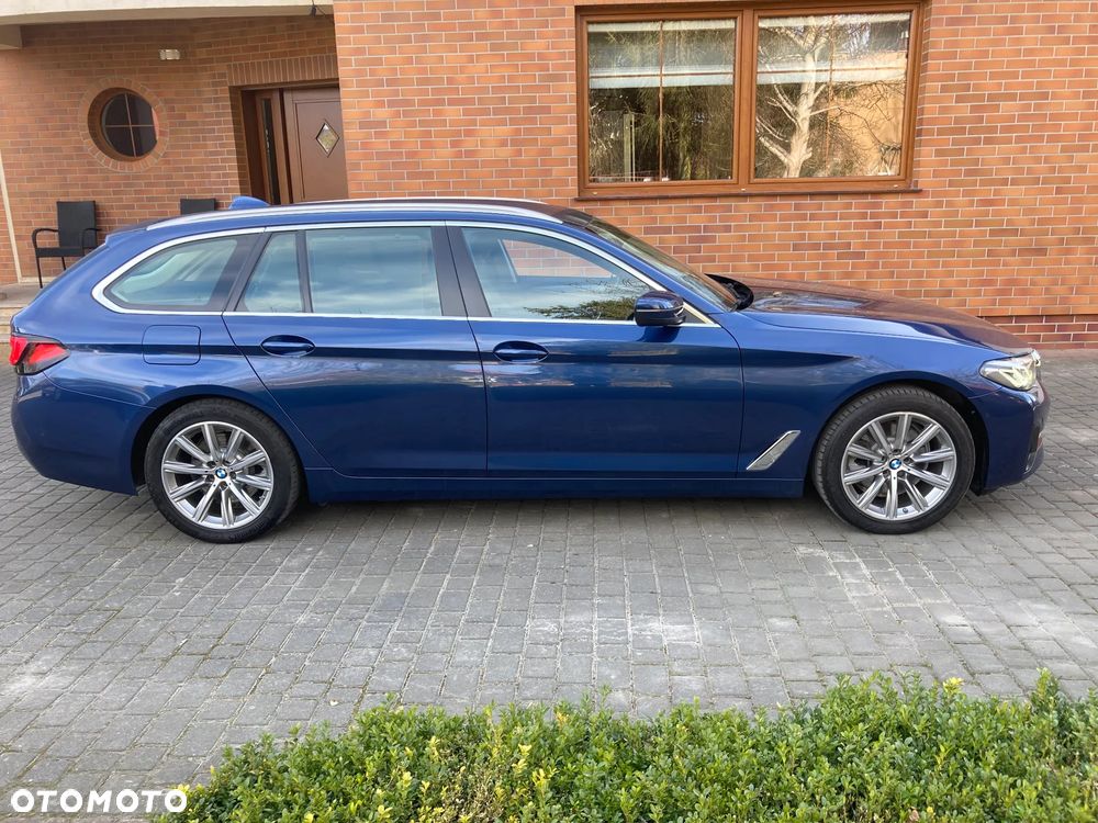 BMW Seria 5 520d xDrive - 4