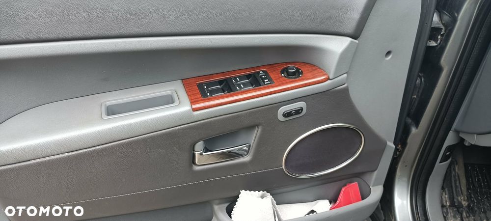 Jeep Grand Cherokee - 18