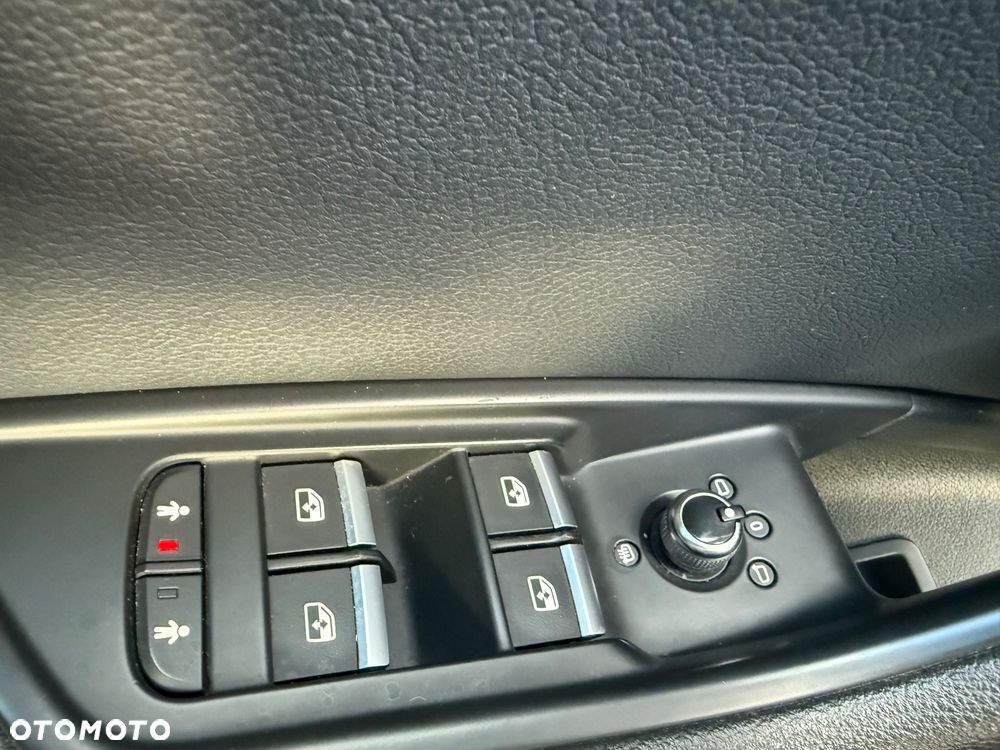 Audi A4 Allroad quattro 2.0 TDI S tronic - 19