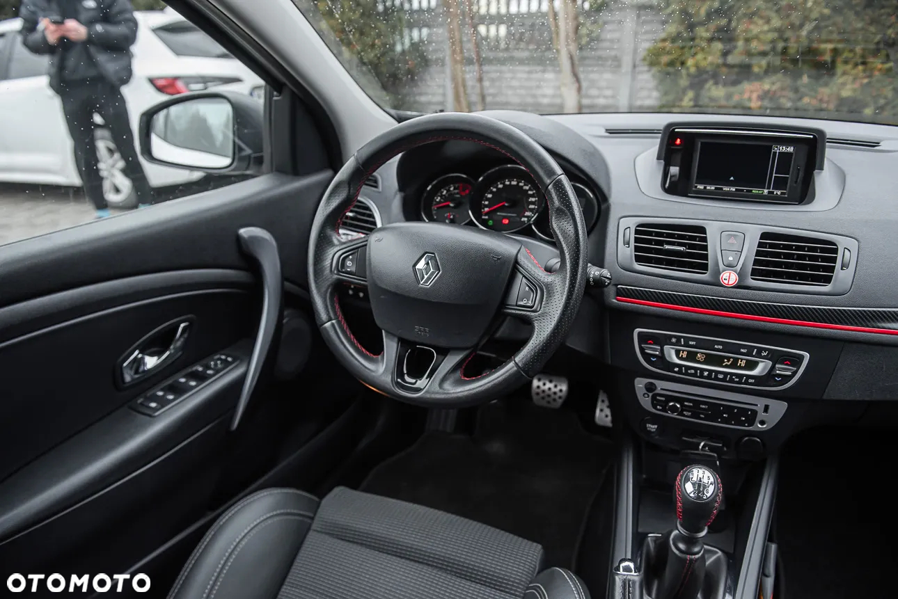 Renault Megane Grandtour BLUE dCi 115 GT LINE - 23