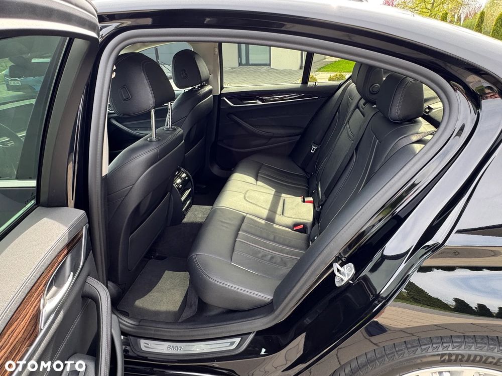 BMW Seria 5 520d xDrive Luxury Line - 29