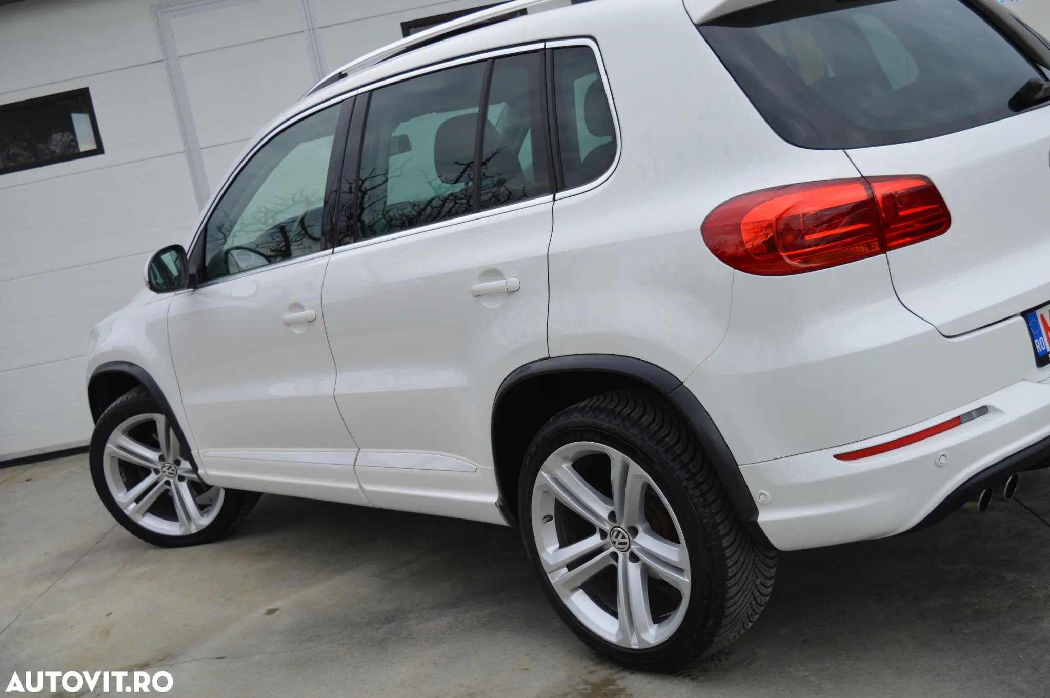 Volkswagen Tiguan - 9