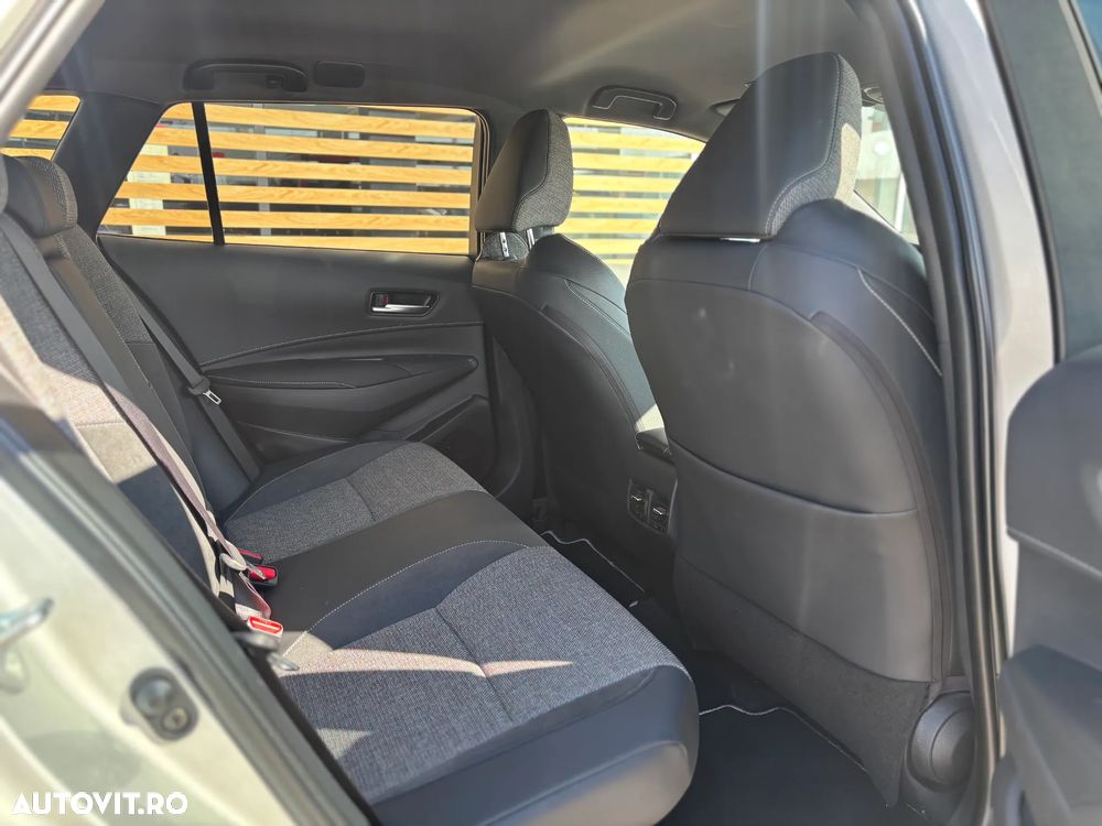 Toyota Corolla 1.8 HSD Dynamic - 9